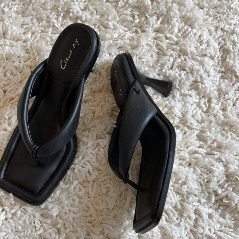 Circus ny heels - Picture 2 of 5